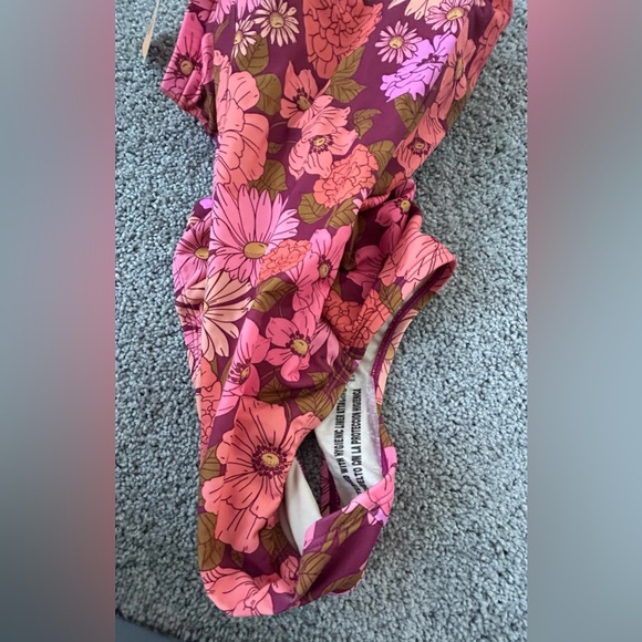 Kona Sol Pink and Purple Floral Women’s One Piece Bathing Suit, Swim, Size S - Picture 9 of 9